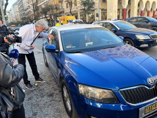 Χίλια self tests ανίχνευσης αλκοόλ διένειμαν φαρμακοποιοί σε οδηγούς