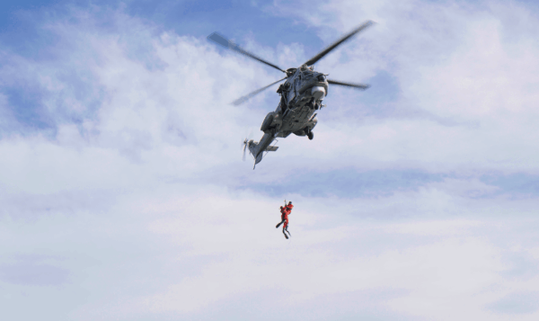 Ο Ελληνικός Ερυθρός Σταυρός διεξήγαγε θεαματική άσκηση με super puma.